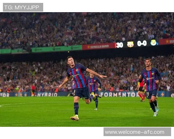 莱万追平梅西攻破39国门仅次于C罗48国大门的辉煌成就